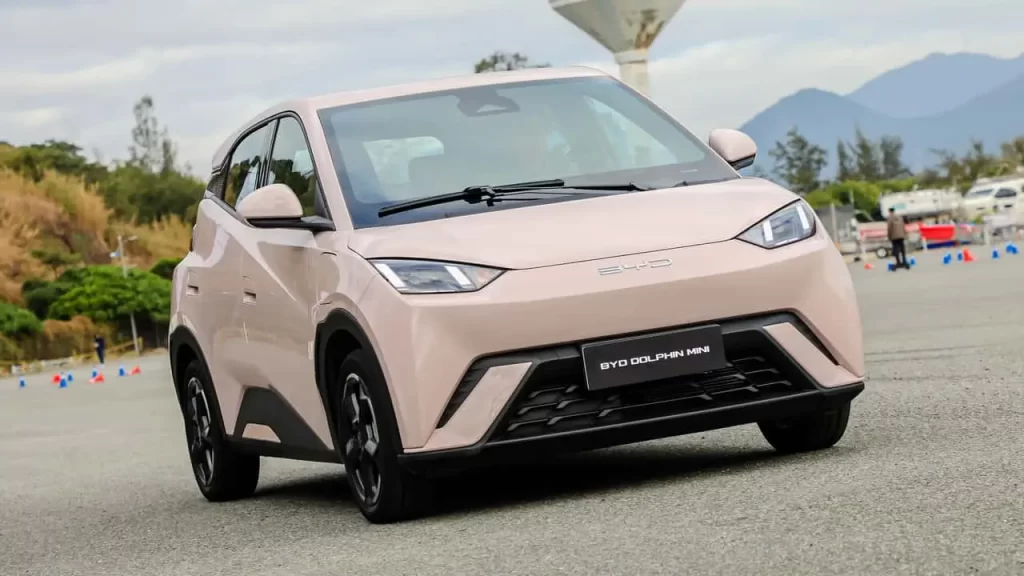 BMW processa BYD e tenta proibir nome Dolphin Mini no Brasil